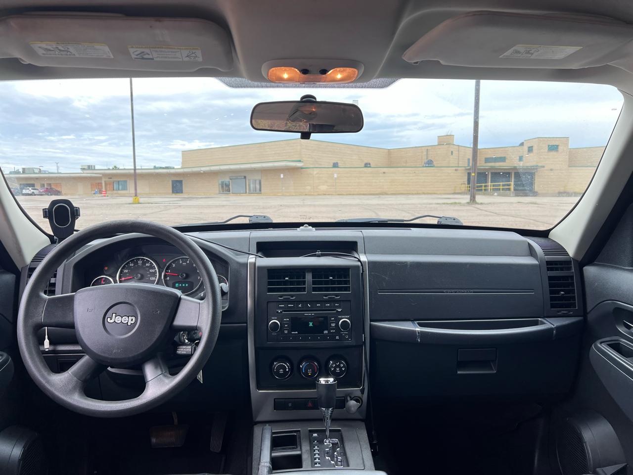 Jeep Liberty Sport 2WD 2010