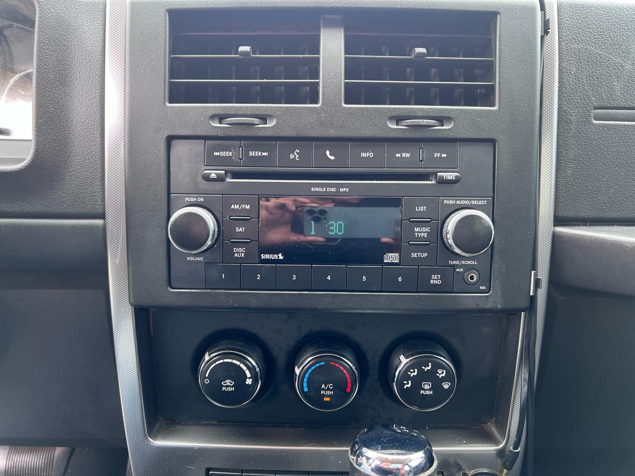 Jeep Liberty Sport 2WD 2010