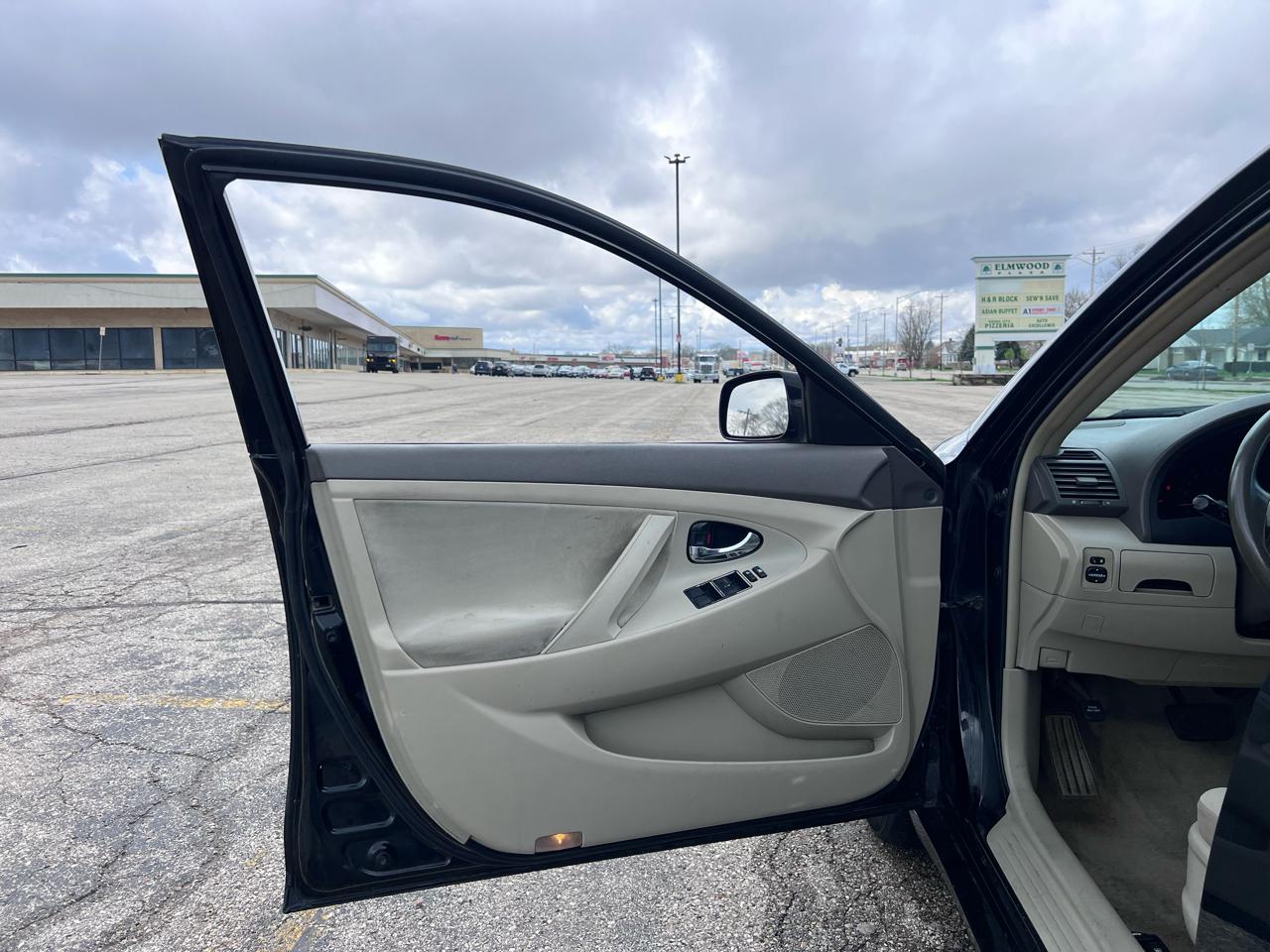 Toyota Camry XLE 5-Spd AT 2009