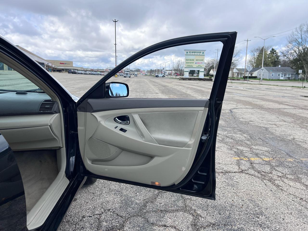 Toyota Camry XLE 5-Spd AT 2009