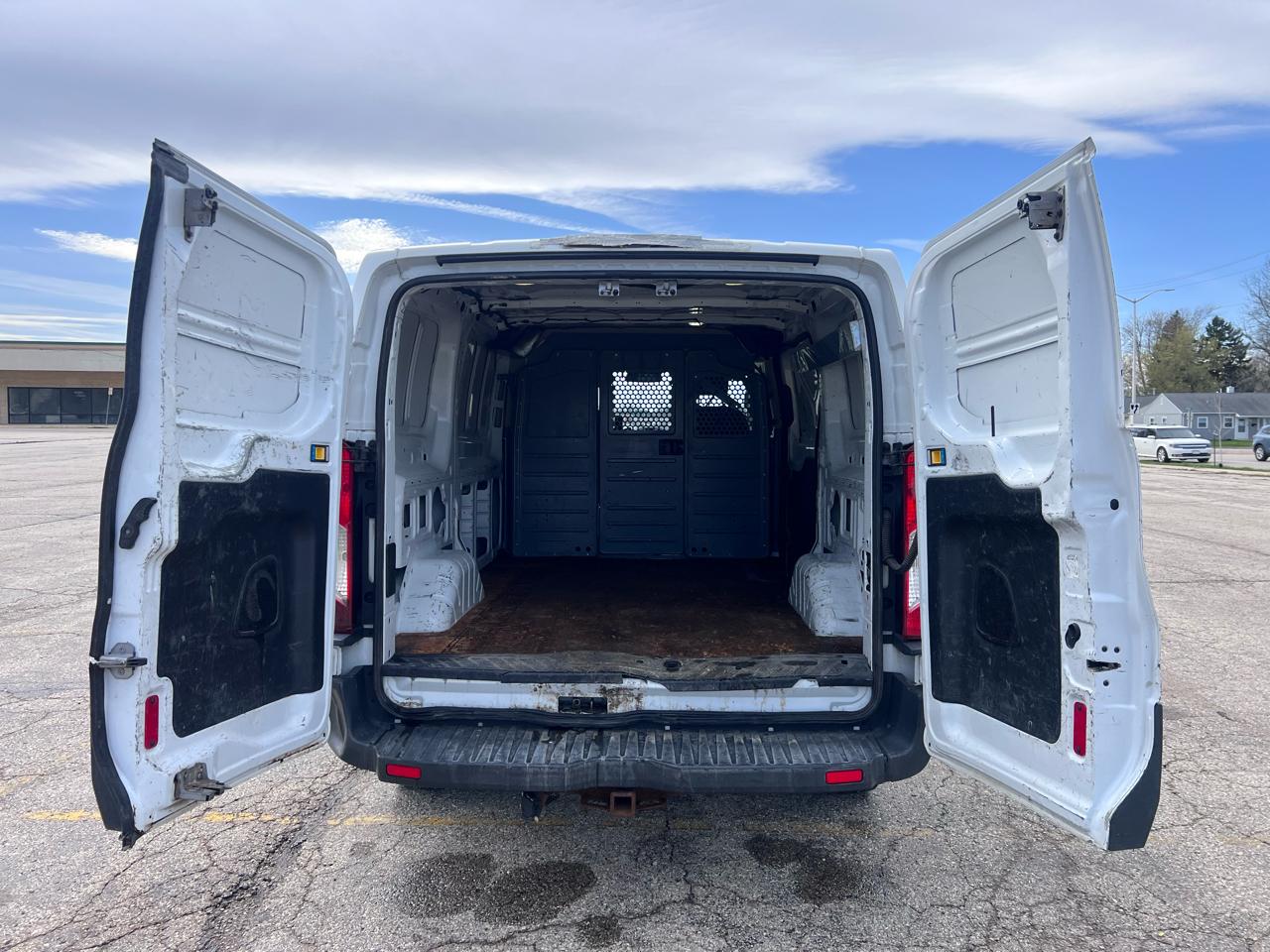 Ford Transit 250 Van Low Roof w/Sliding Pass. 130-in. WB 2016