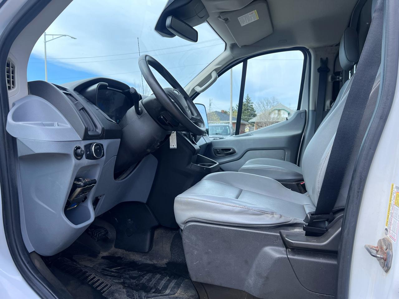 Ford Transit 250 Van Low Roof w/Sliding Pass. 130-in. WB 2016