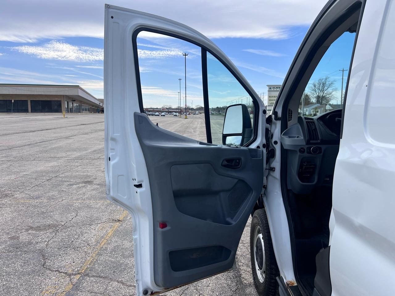 Ford Transit 250 Van Low Roof w/Sliding Pass. 130-in. WB 2016