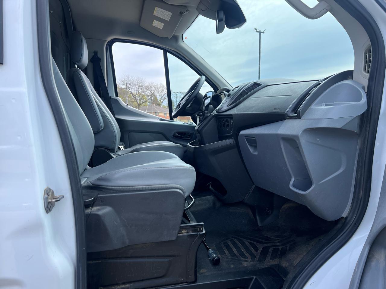 Ford Transit 250 Van Low Roof w/Sliding Pass. 130-in. WB 2016