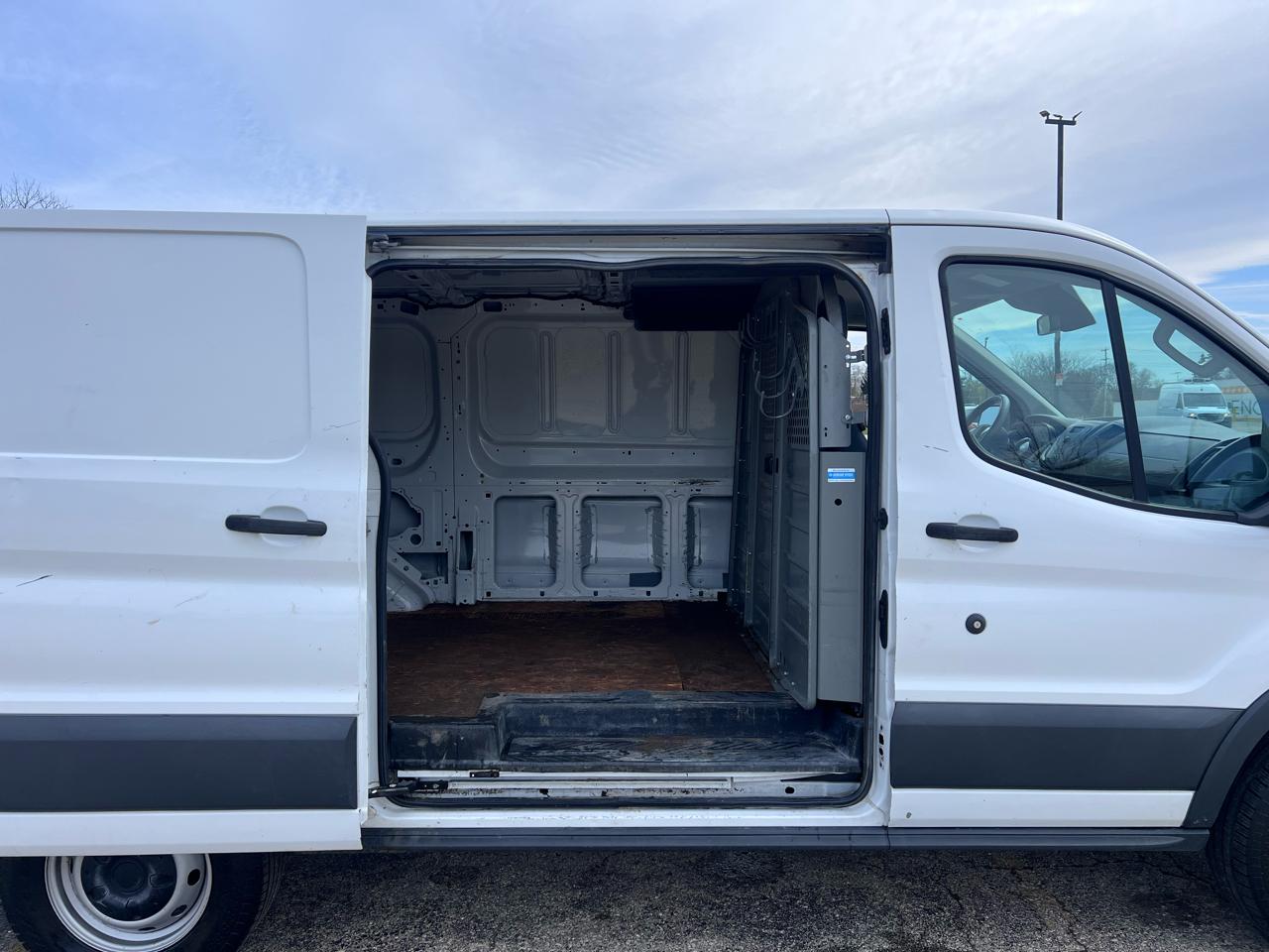 Ford Transit 250 Van Low Roof w/Sliding Pass. 130-in. WB 2016