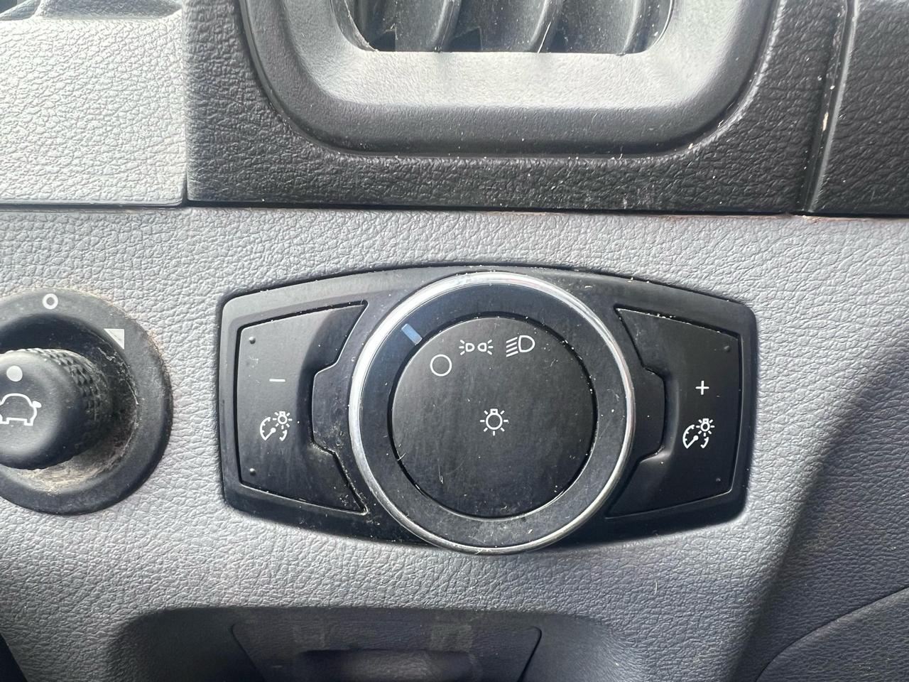 Ford Transit 250 Van Low Roof w/Sliding Pass. 130-in. WB 2016