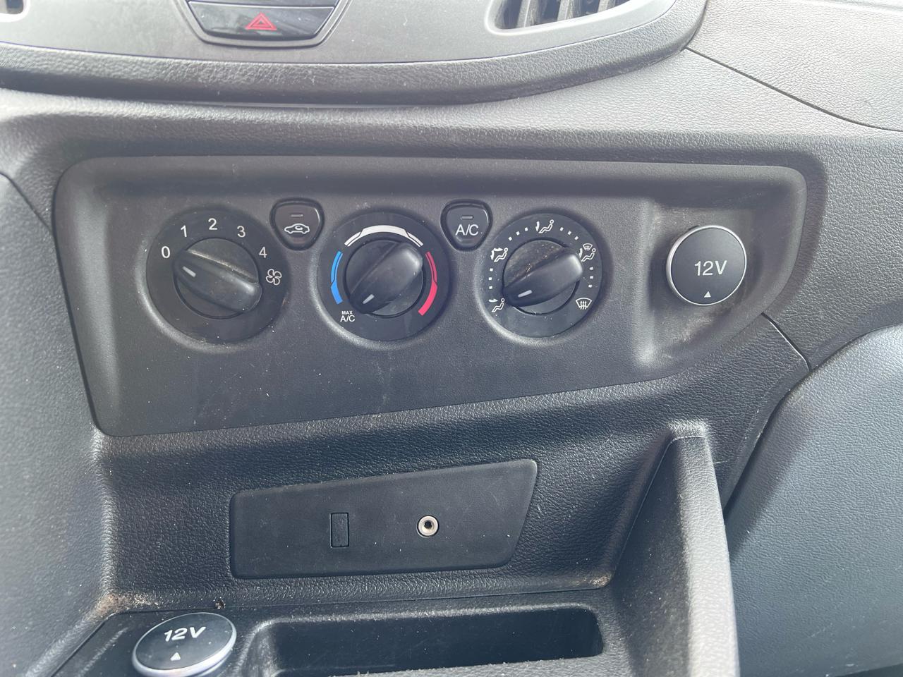 Ford Transit 250 Van Low Roof w/Sliding Pass. 130-in. WB 2016