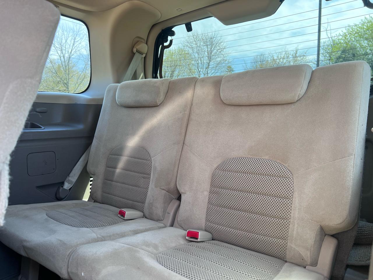 Nissan Pathfinder LE 2WD 2012