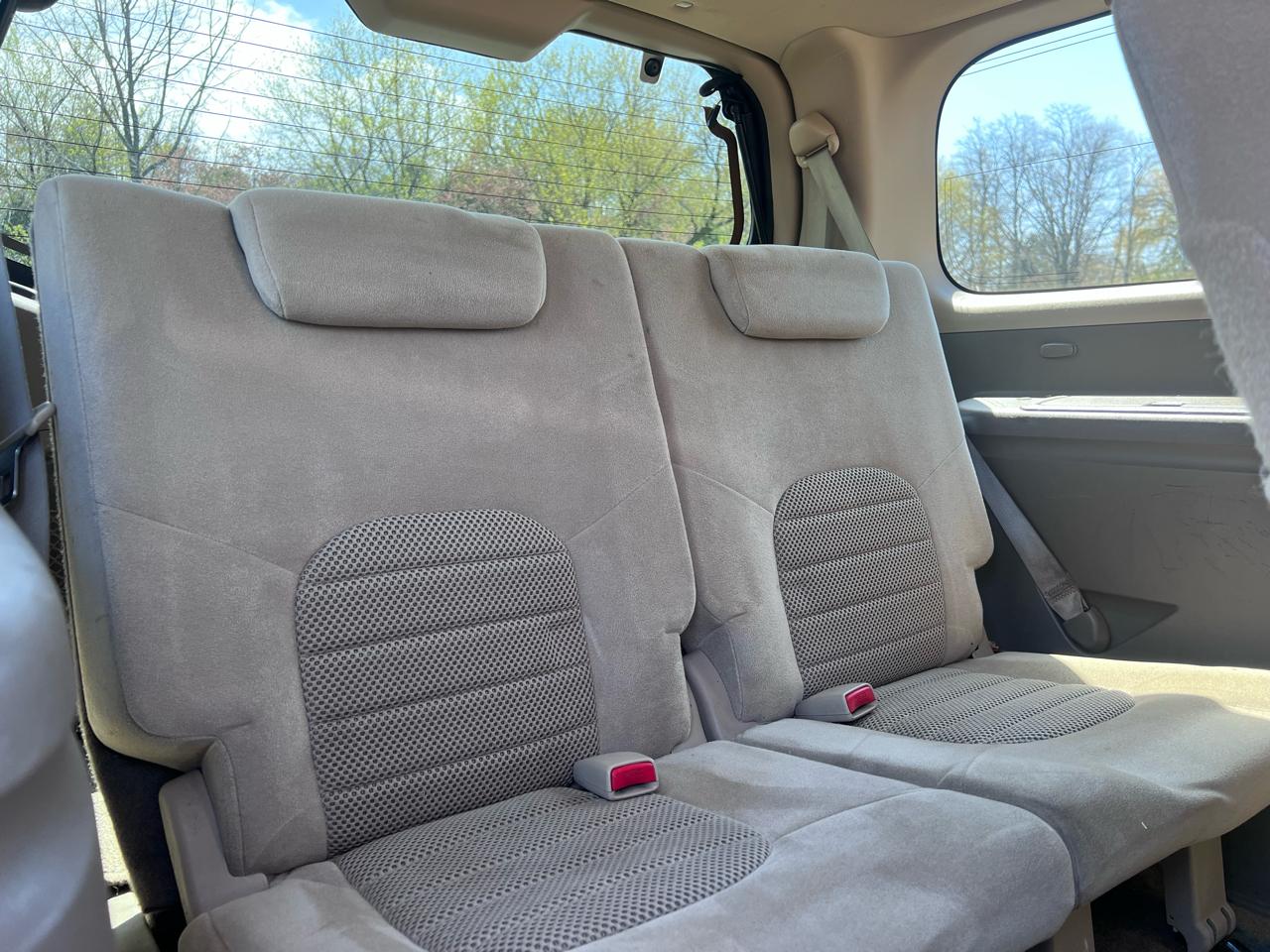 Nissan Pathfinder LE 2WD 2012