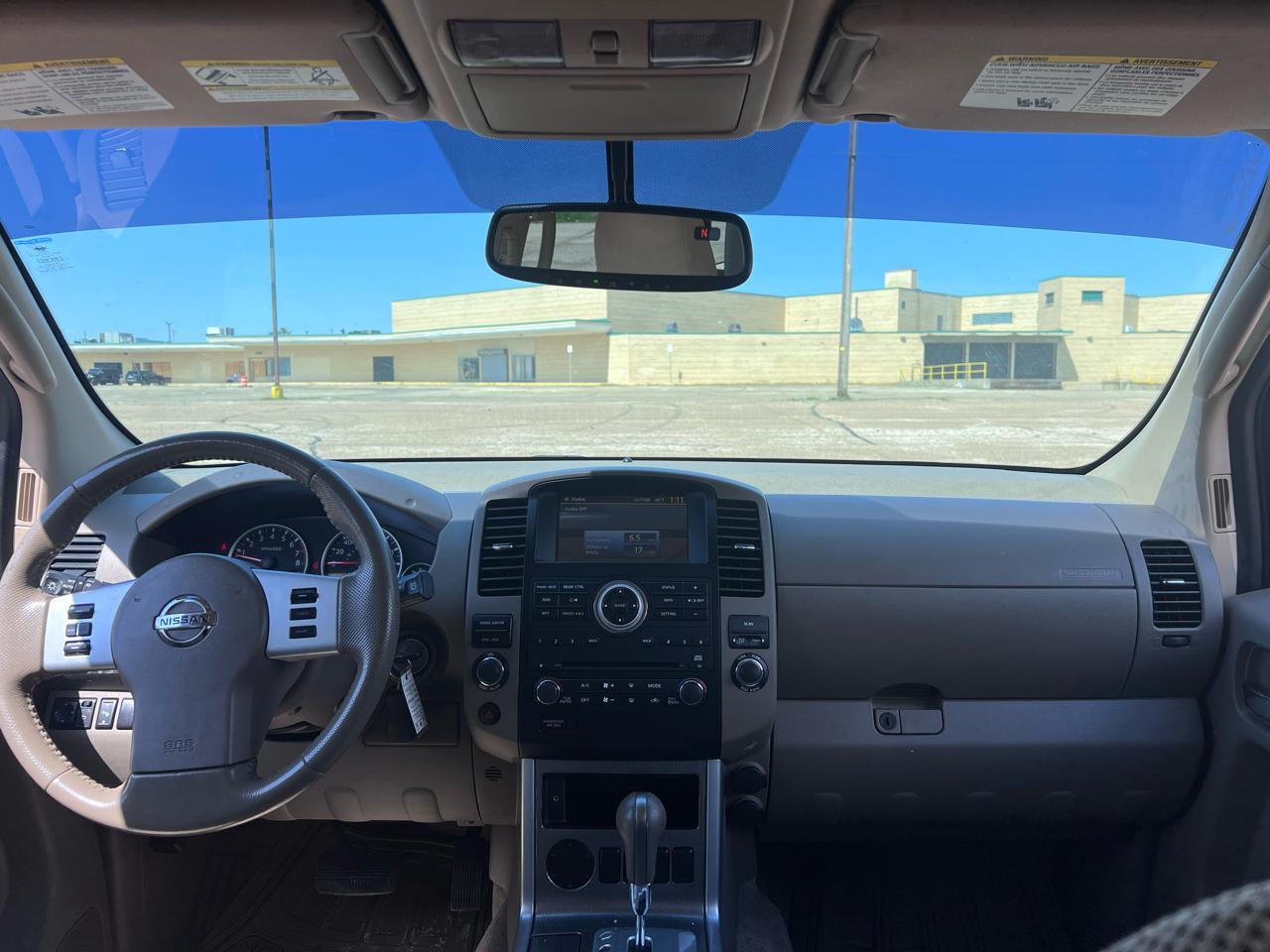 Nissan Pathfinder LE 2WD 2012