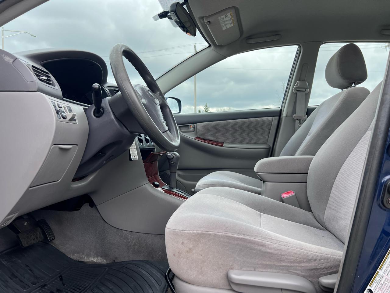 Toyota Corolla CE 2005