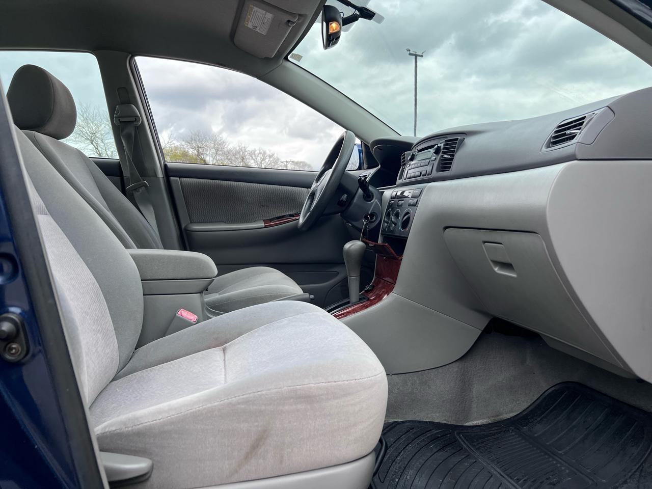 Toyota Corolla CE 2005