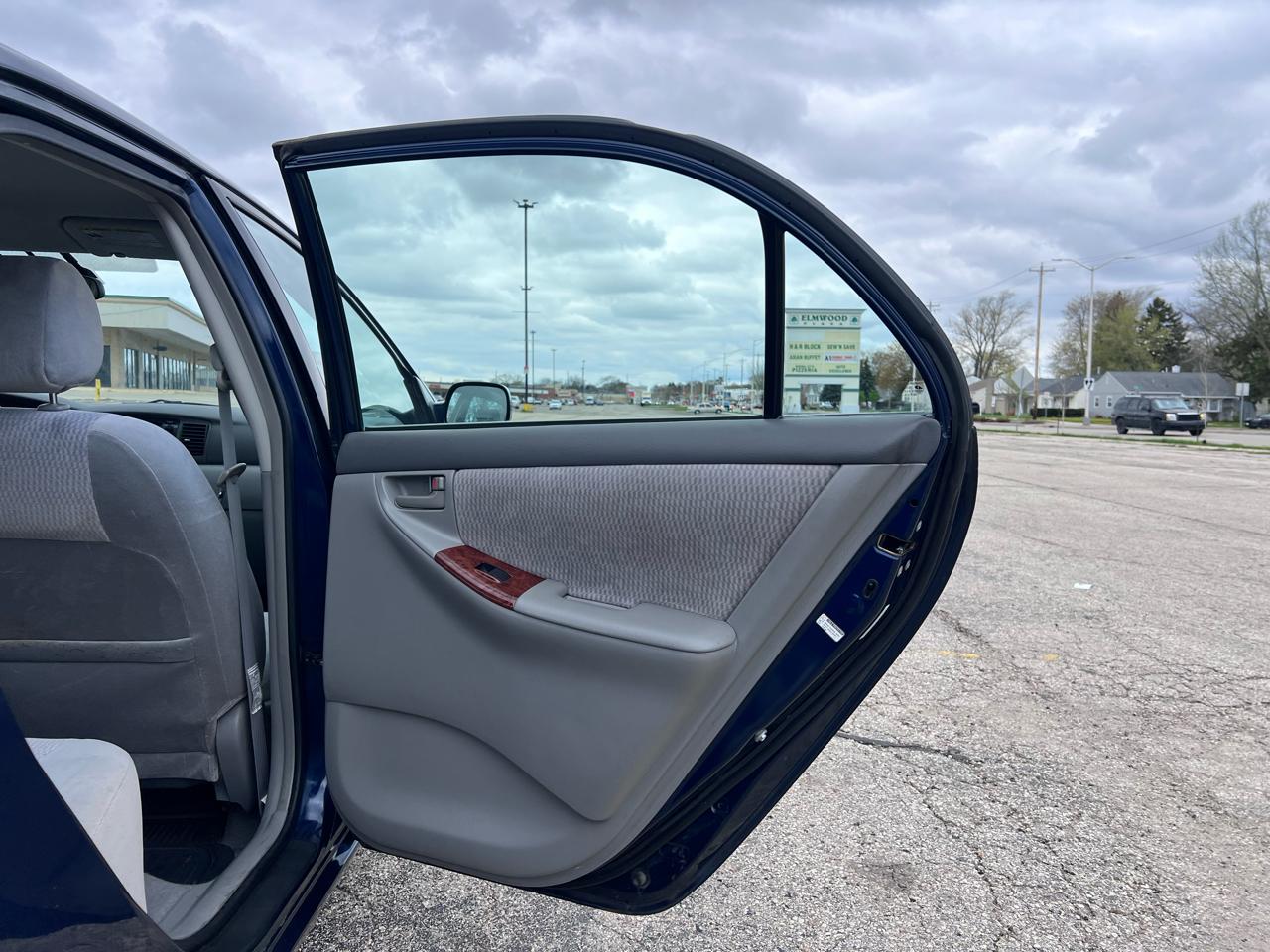 Toyota Corolla CE 2005