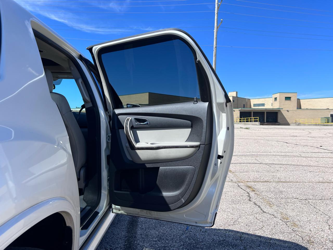 GMC Acadia Denali AWD 2011