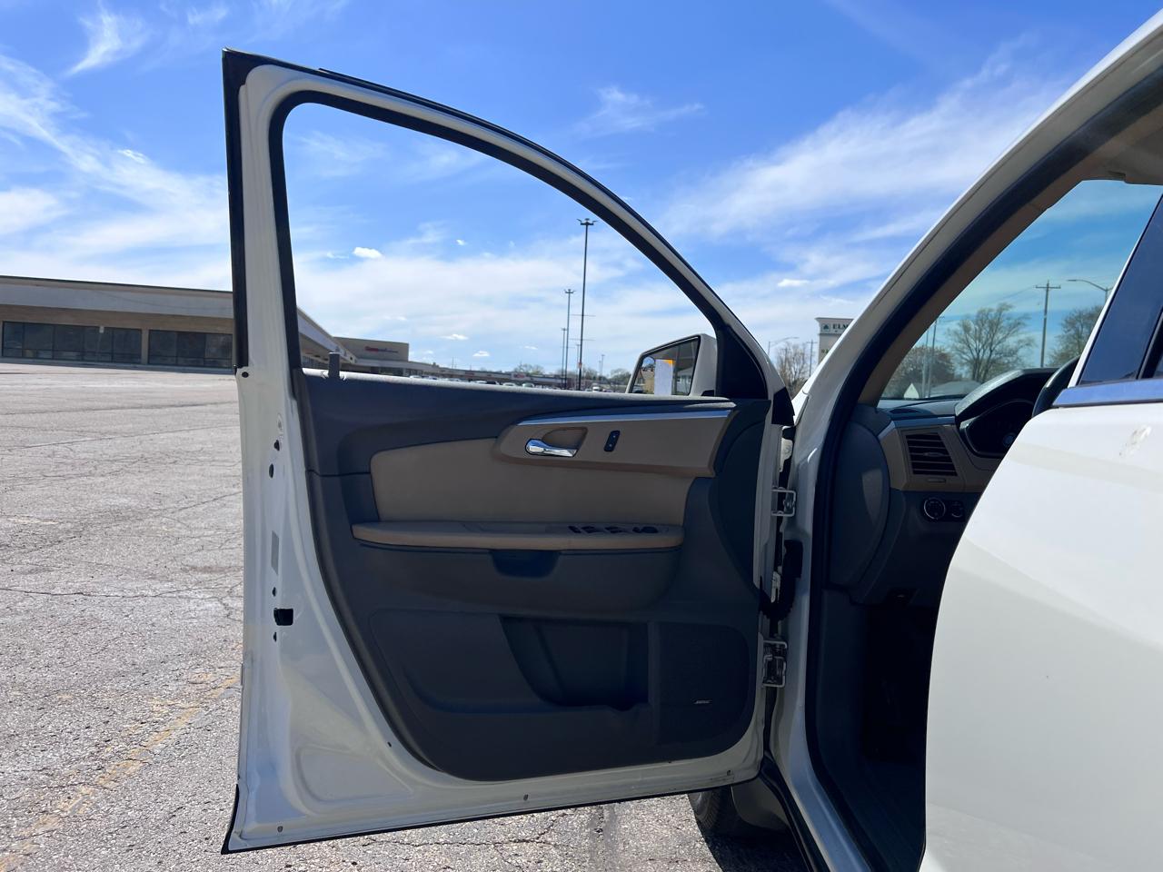 Chevrolet Traverse 2LT AWD 2012