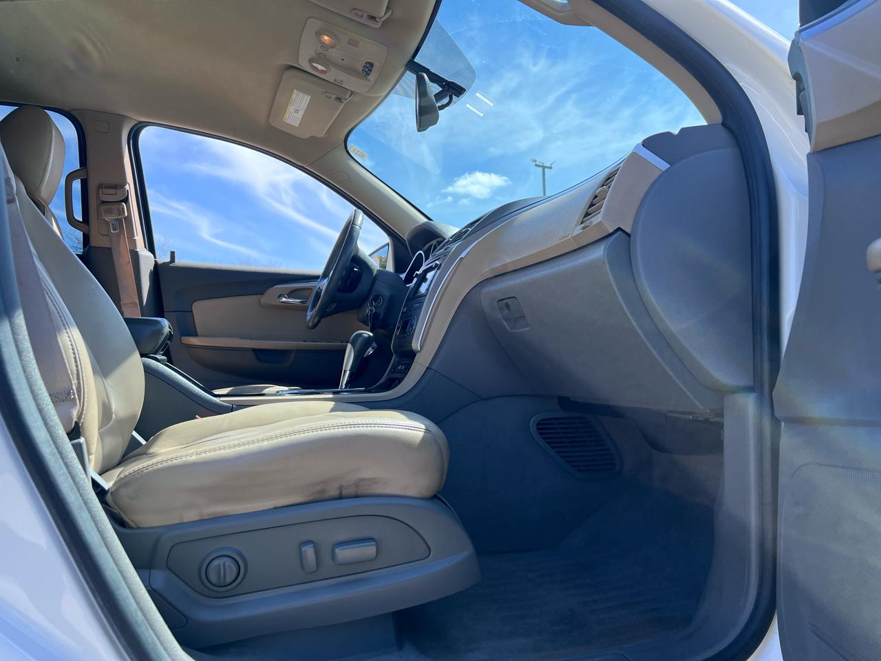 Chevrolet Traverse 2LT AWD 2012