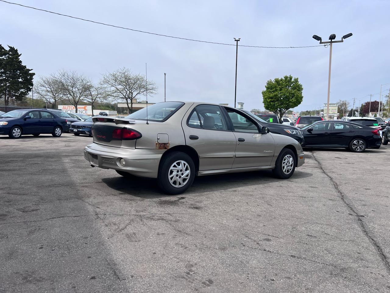 Pontiac Sunfire SE sedan 2002