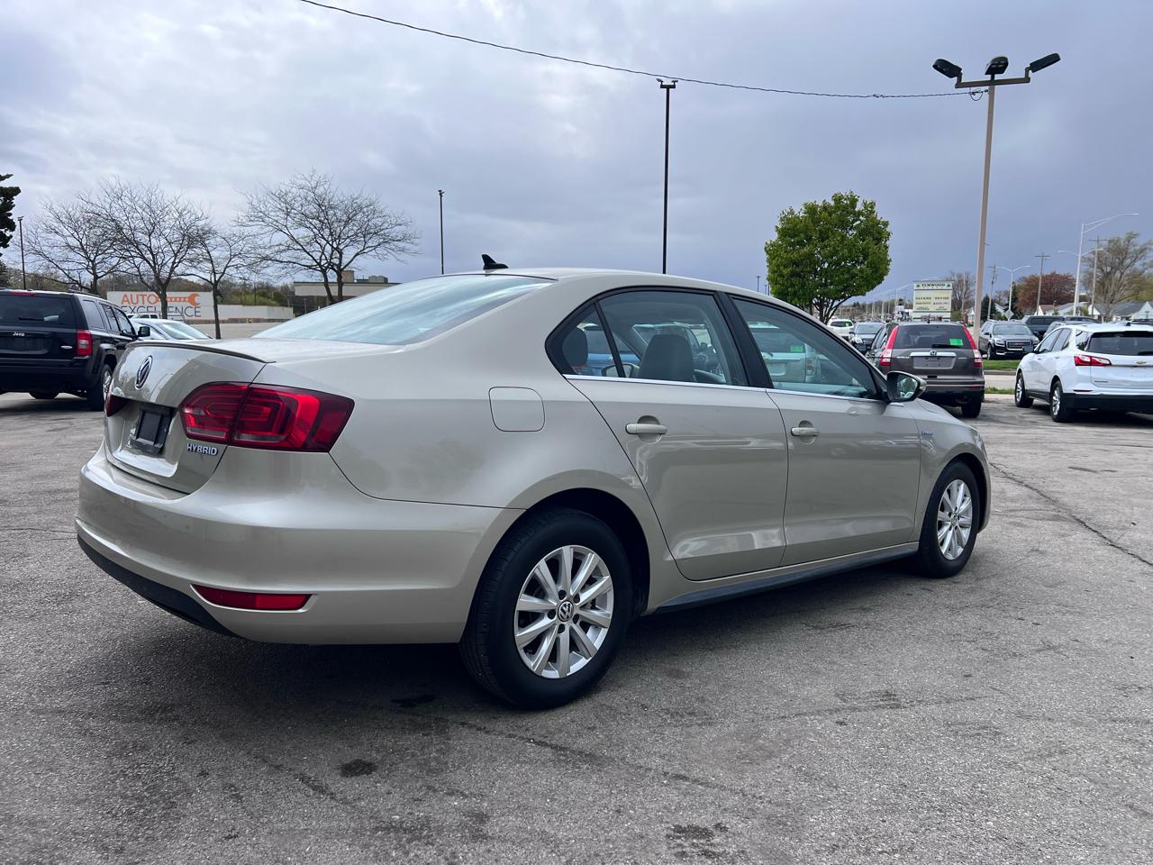 Volkswagen Jetta Hybrid Base 2013