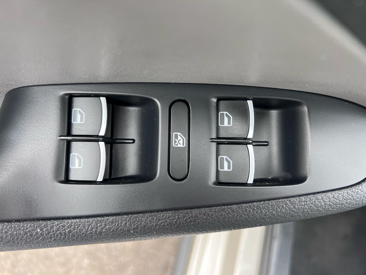 Volkswagen Jetta Hybrid Base 2013