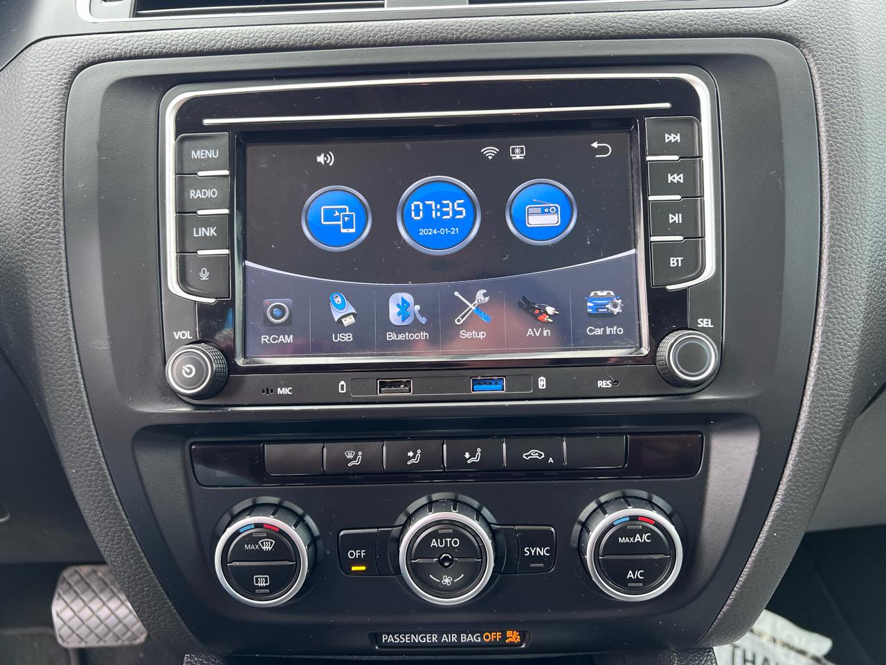 Volkswagen Jetta Hybrid Base 2013