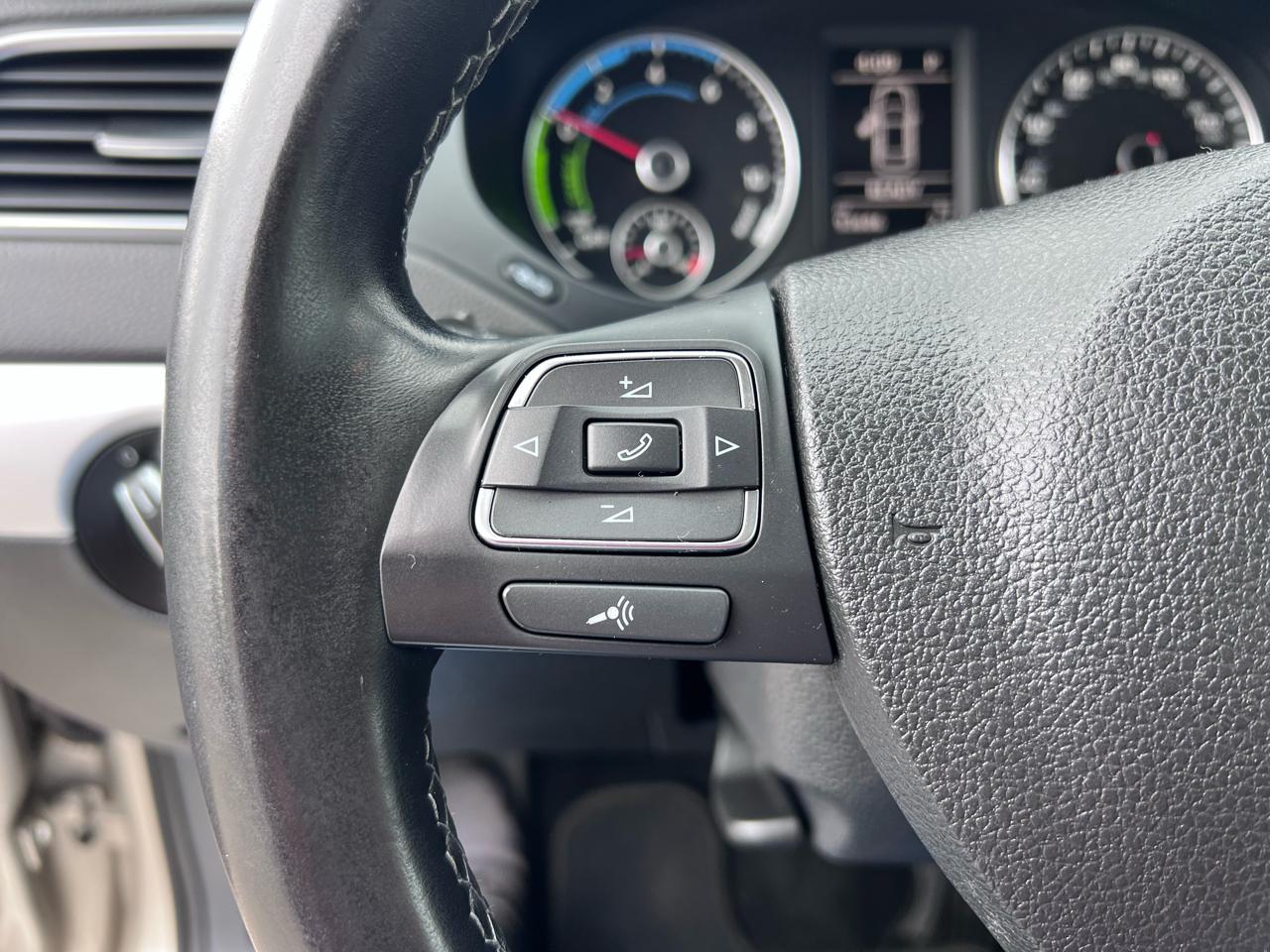 Volkswagen Jetta Hybrid Base 2013