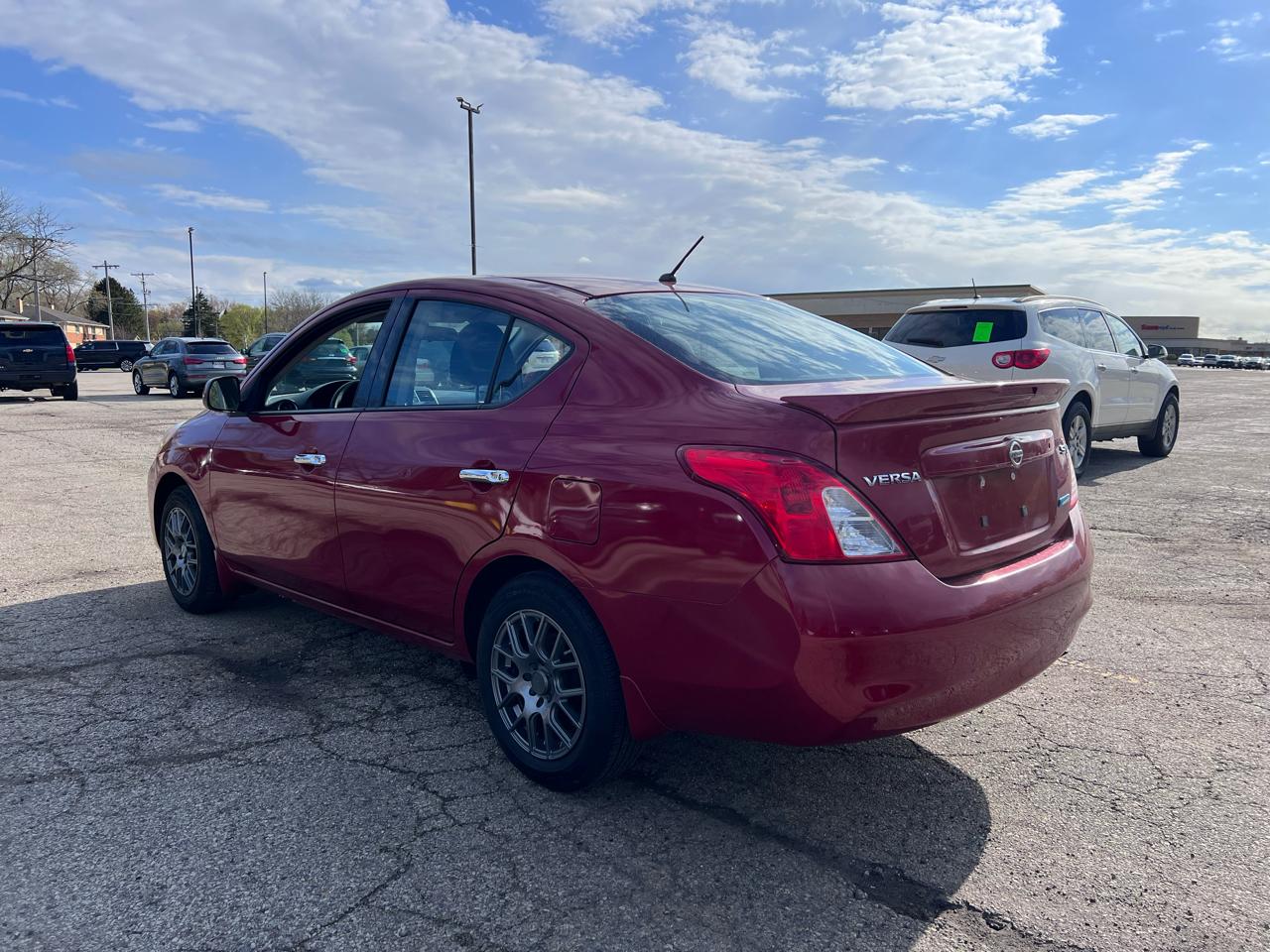 Nissan Versa 1.6 S Plus 2014