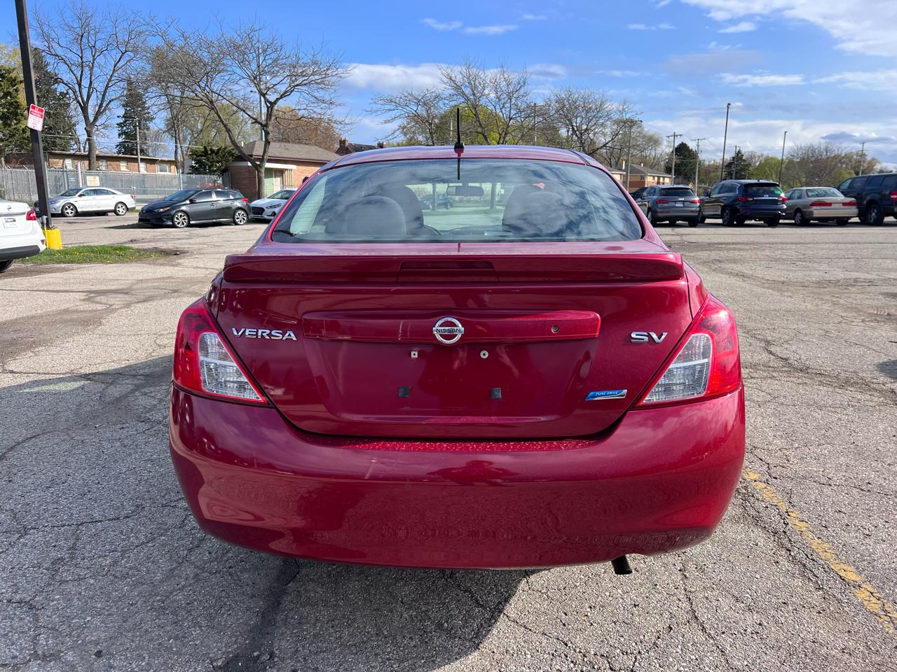 Nissan Versa 1.6 S Plus 2014