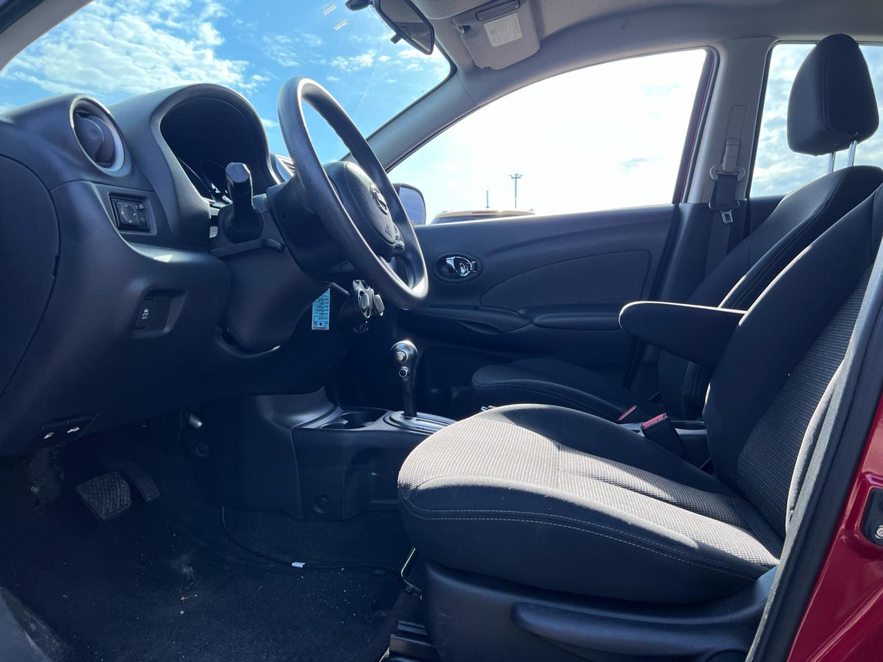 Nissan Versa 1.6 S Plus 2014
