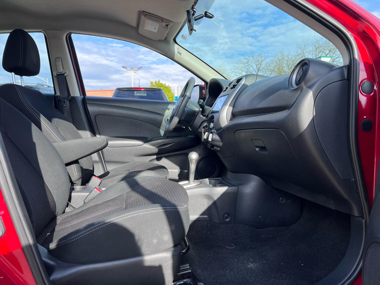 Nissan Versa 1.6 S Plus 2014