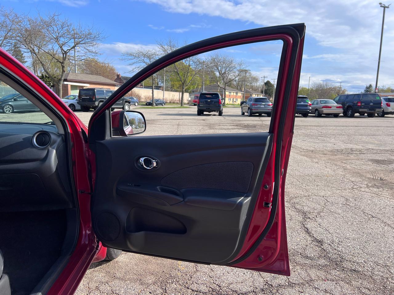 Nissan Versa 1.6 S Plus 2014