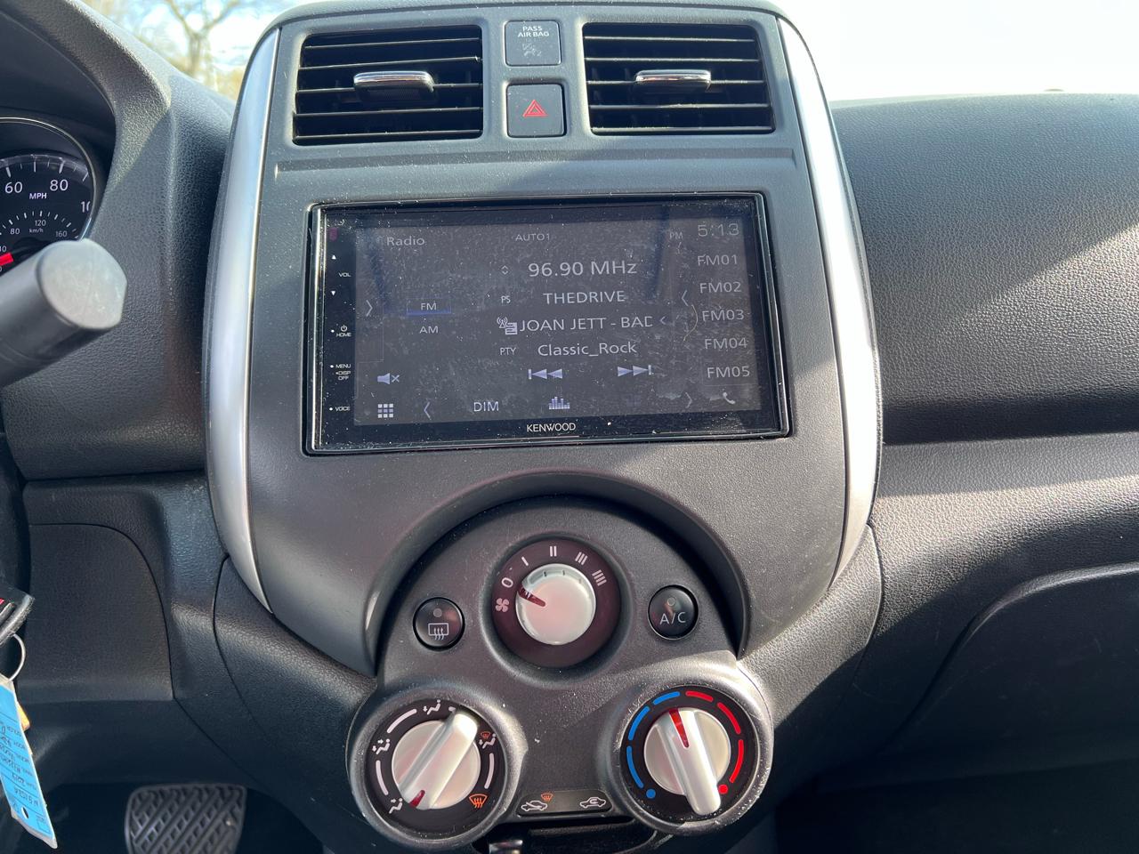 Nissan Versa 1.6 S Plus 2014