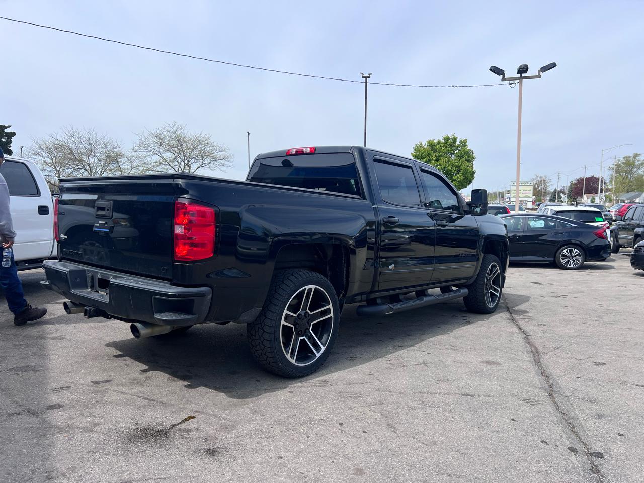 Chevrolet Silverado 1500 LT Z71 Crew Cab 4WD 2018