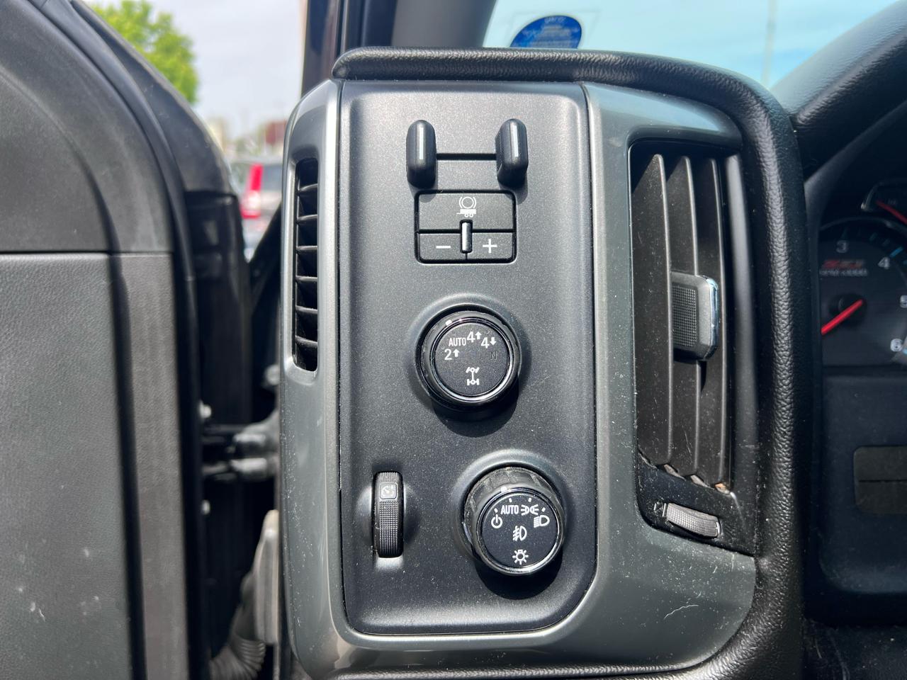 Chevrolet Silverado 1500 LT Z71 Crew Cab 4WD 2018