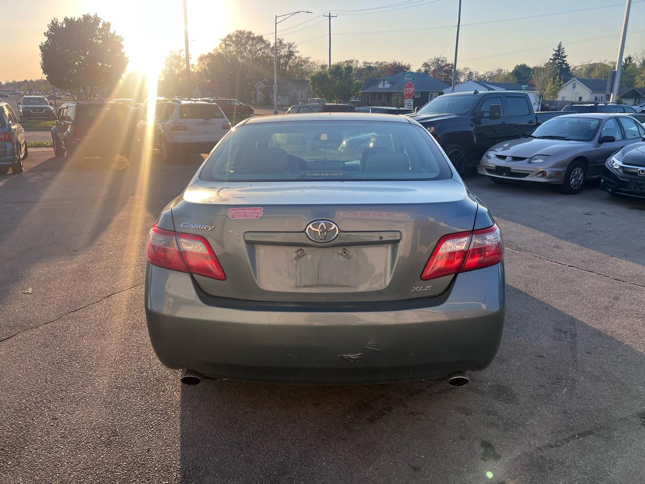 Toyota Camry LE V6 6-Spd AT 2009