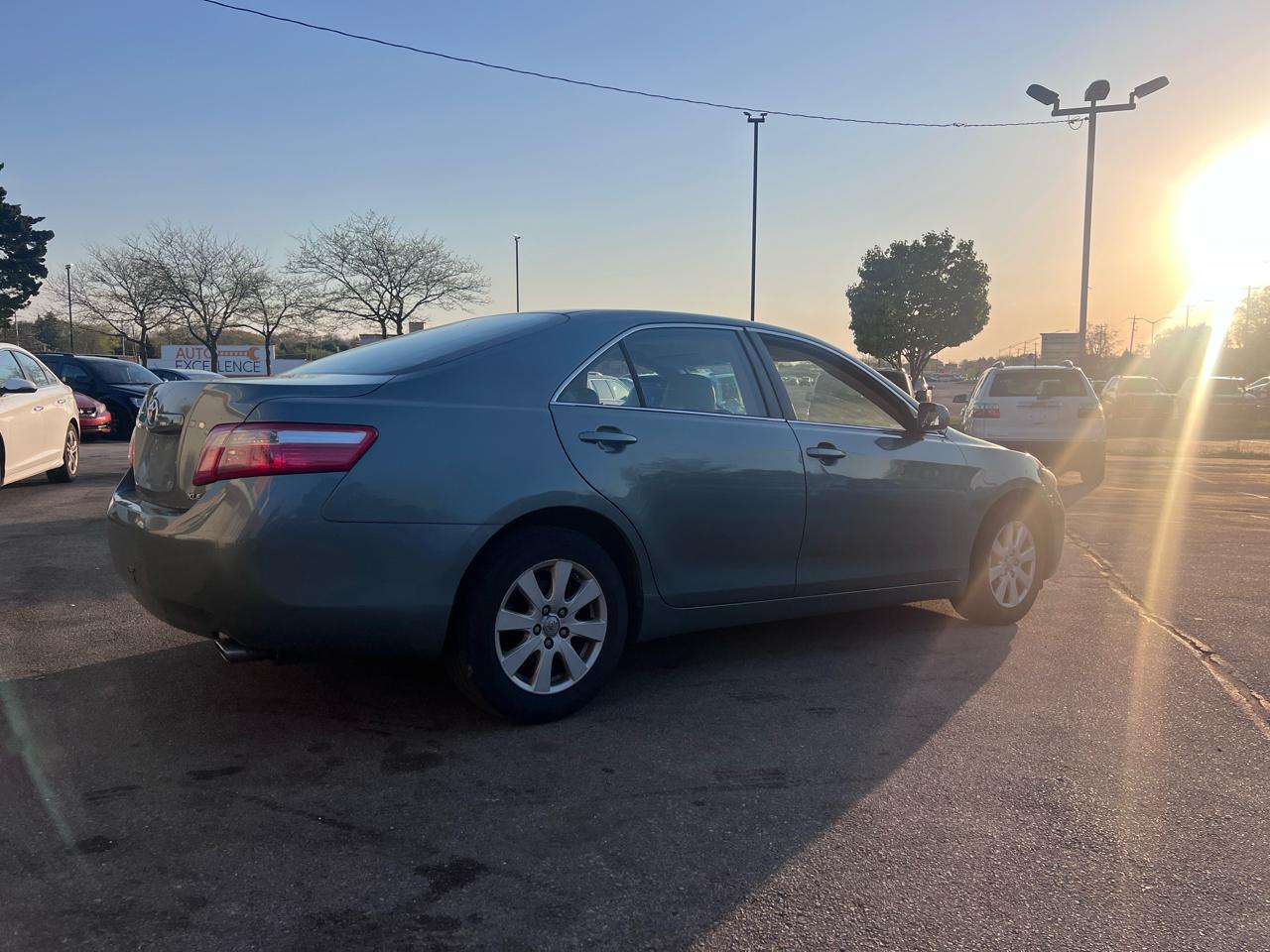Toyota Camry LE V6 6-Spd AT 2009