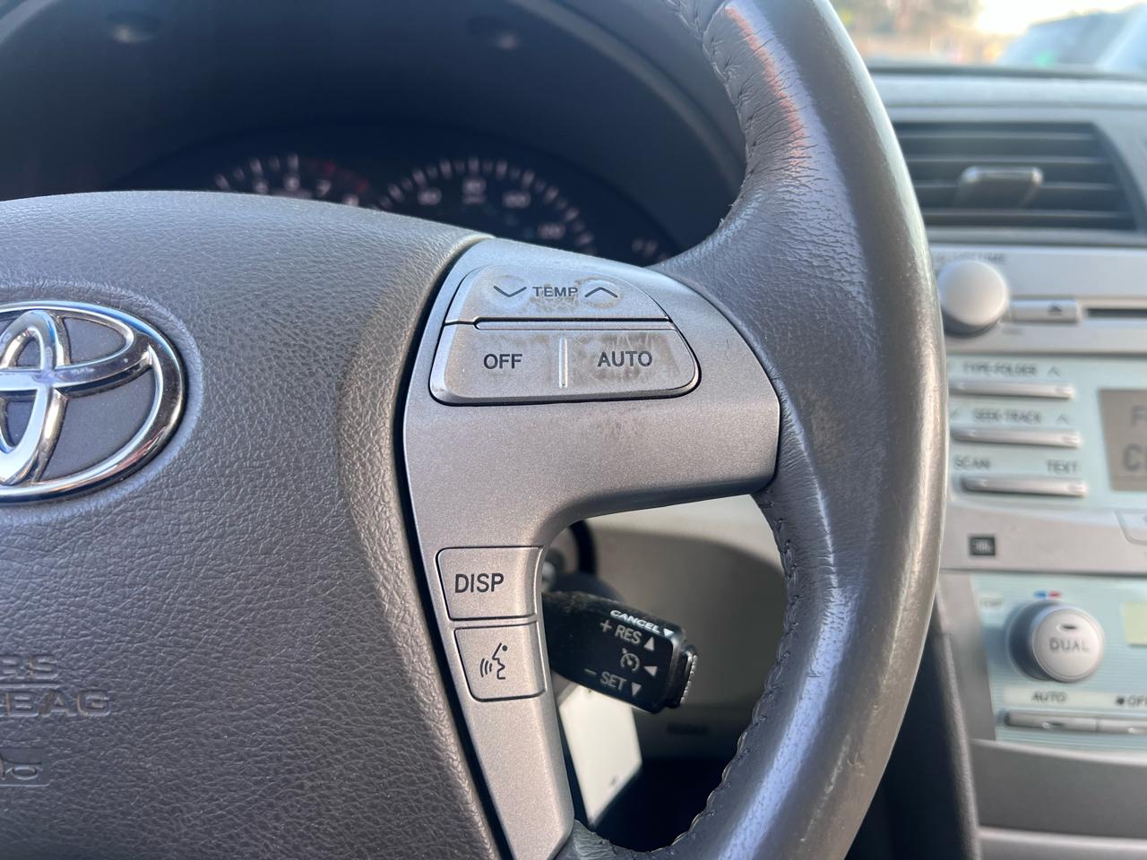 Toyota Camry LE V6 6-Spd AT 2009