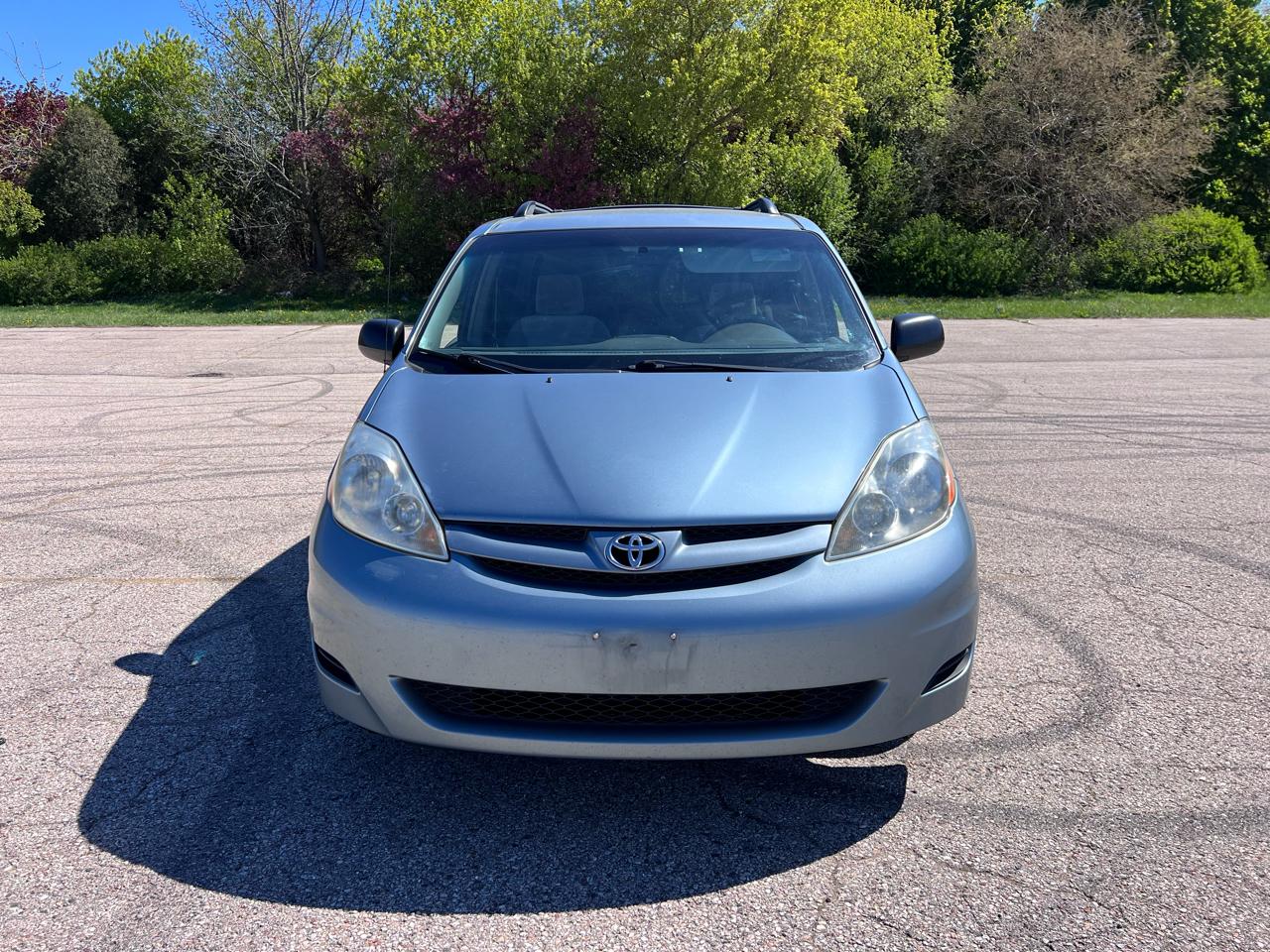 Toyota Sienna CE FWD 7-Passenger 2007