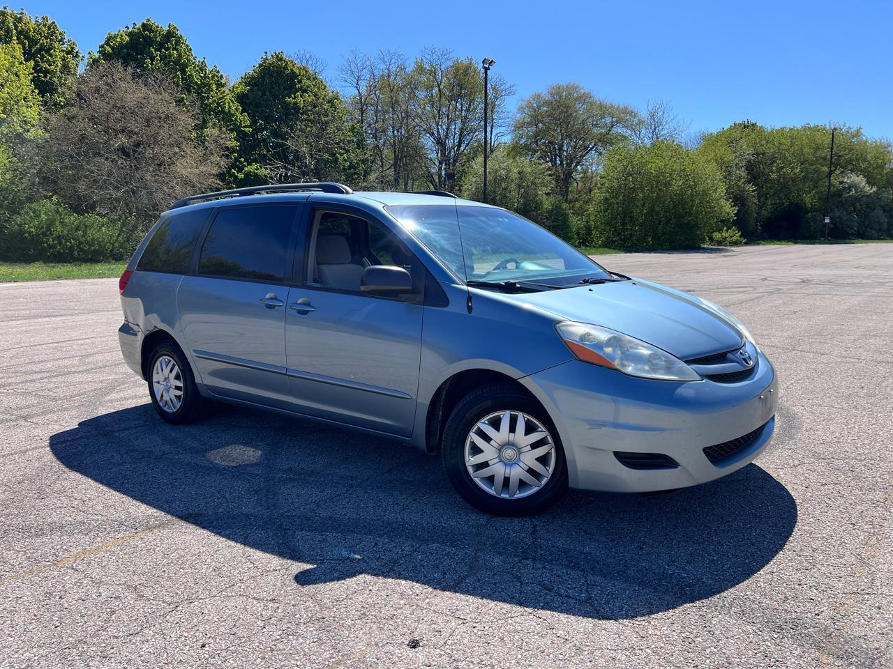 Toyota Sienna CE FWD 7-Passenger 2007