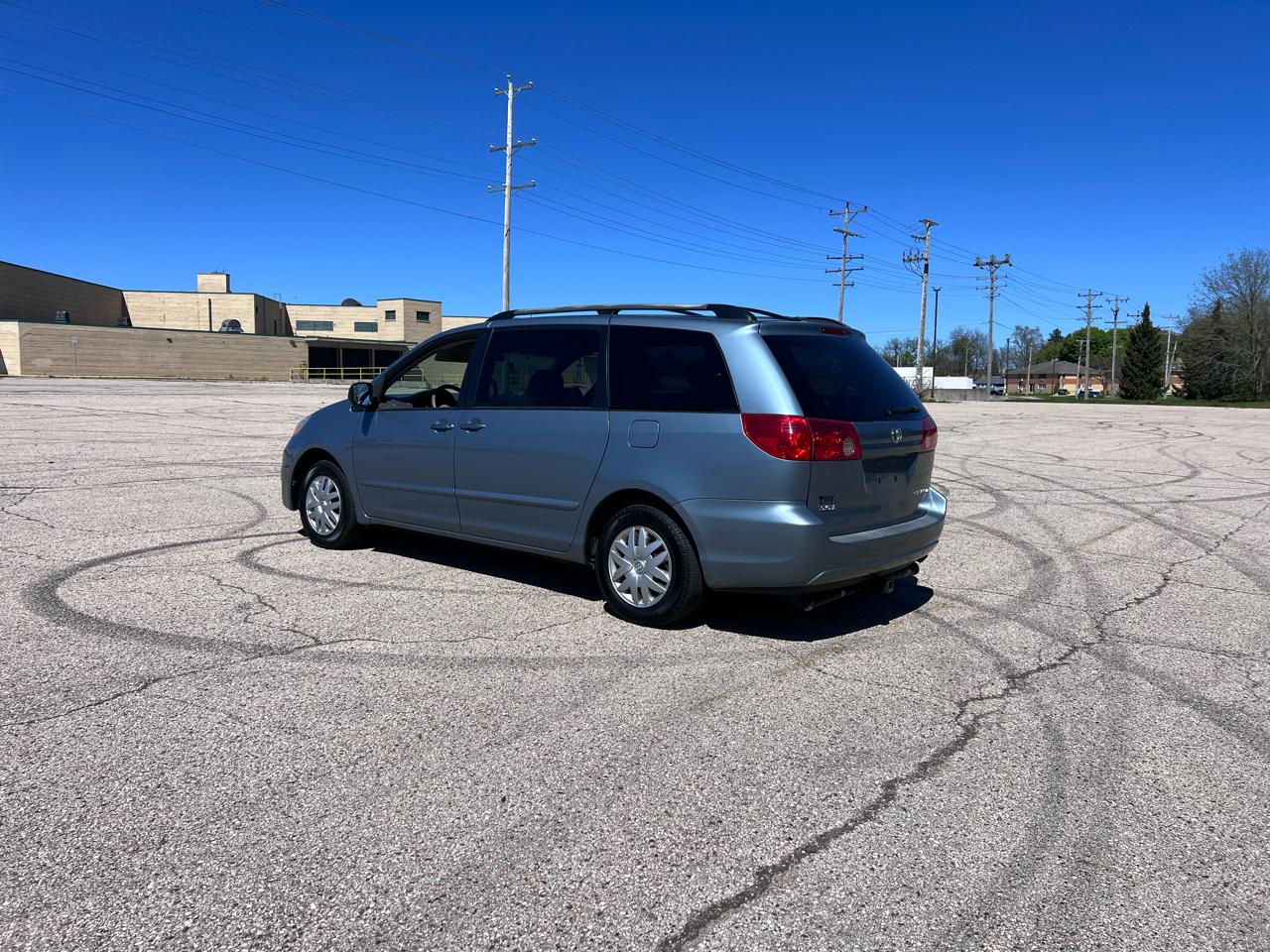 Toyota Sienna CE FWD 7-Passenger 2007
