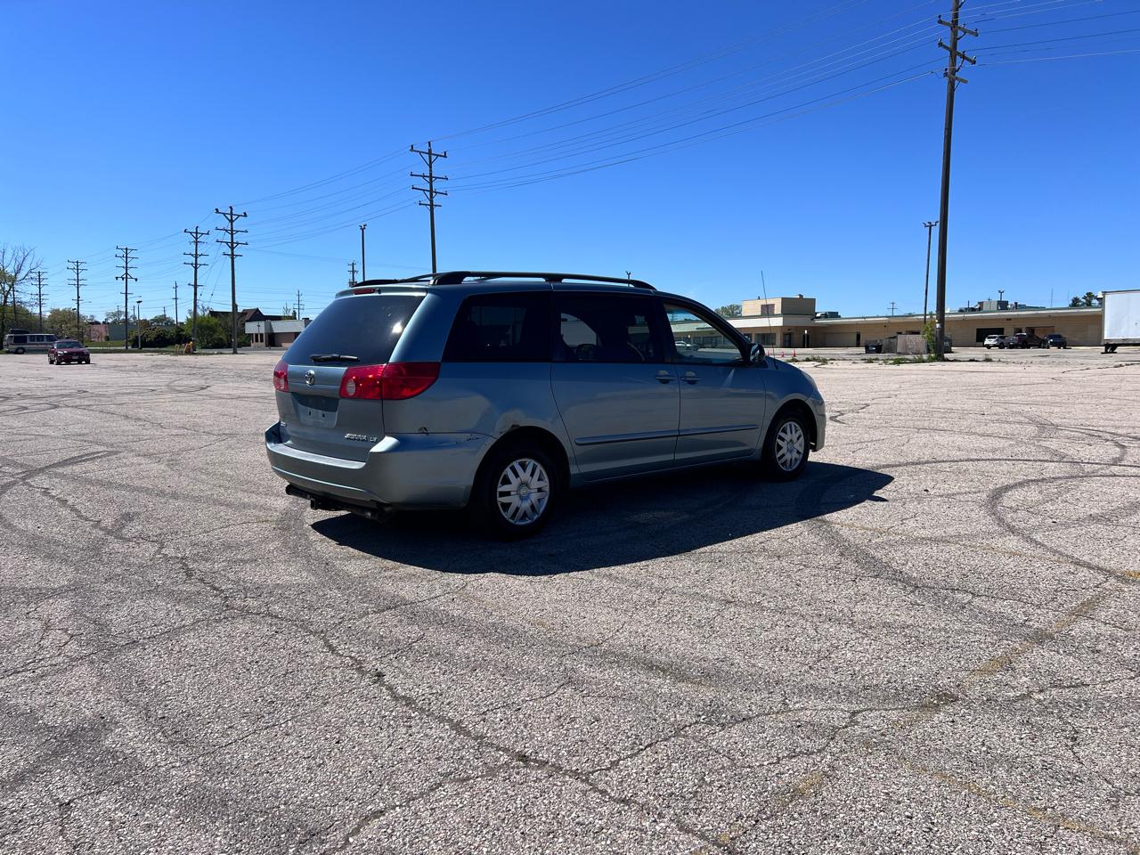 Toyota Sienna CE FWD 7-Passenger 2007