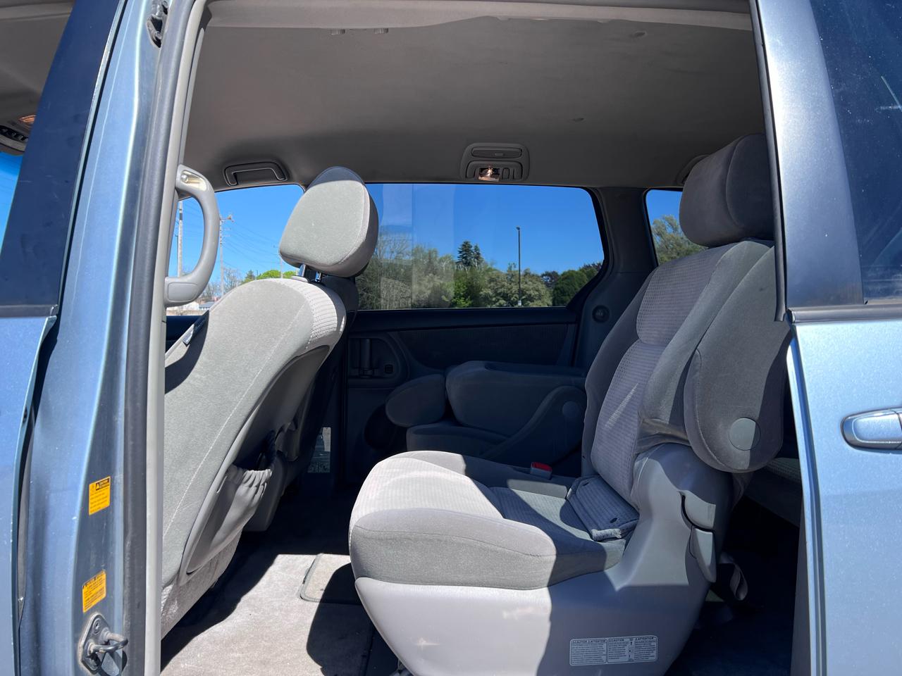 Toyota Sienna CE FWD 7-Passenger 2007