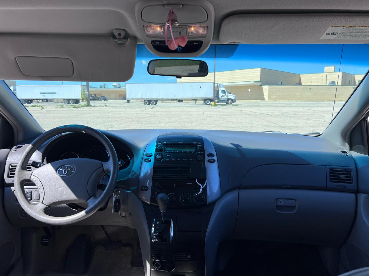 Toyota Sienna CE FWD 7-Passenger 2007