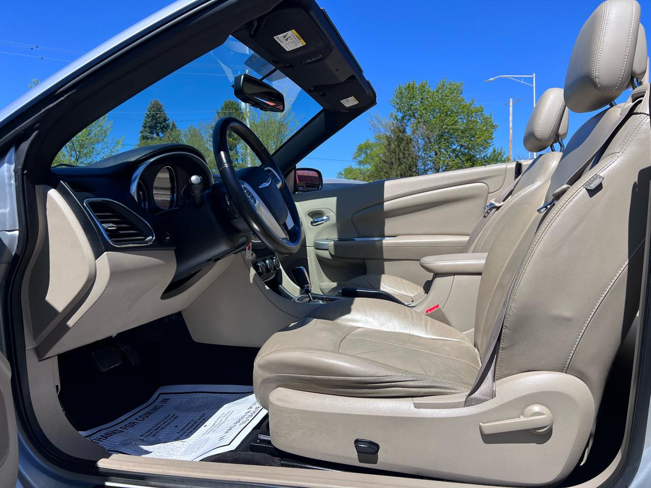 Chrysler 200 Limited Convertible 2011