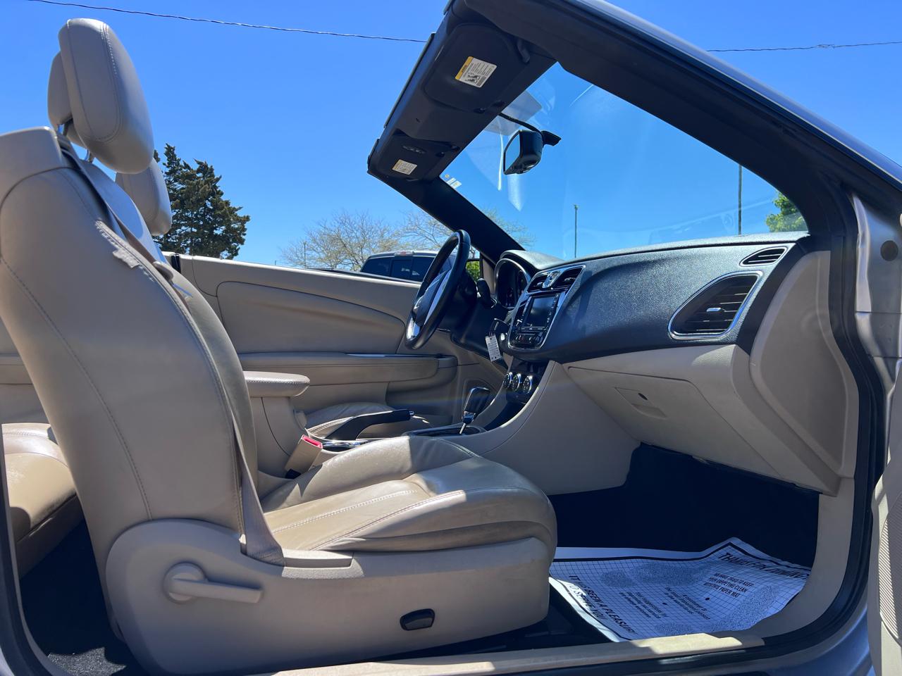 Chrysler 200 Limited Convertible 2011