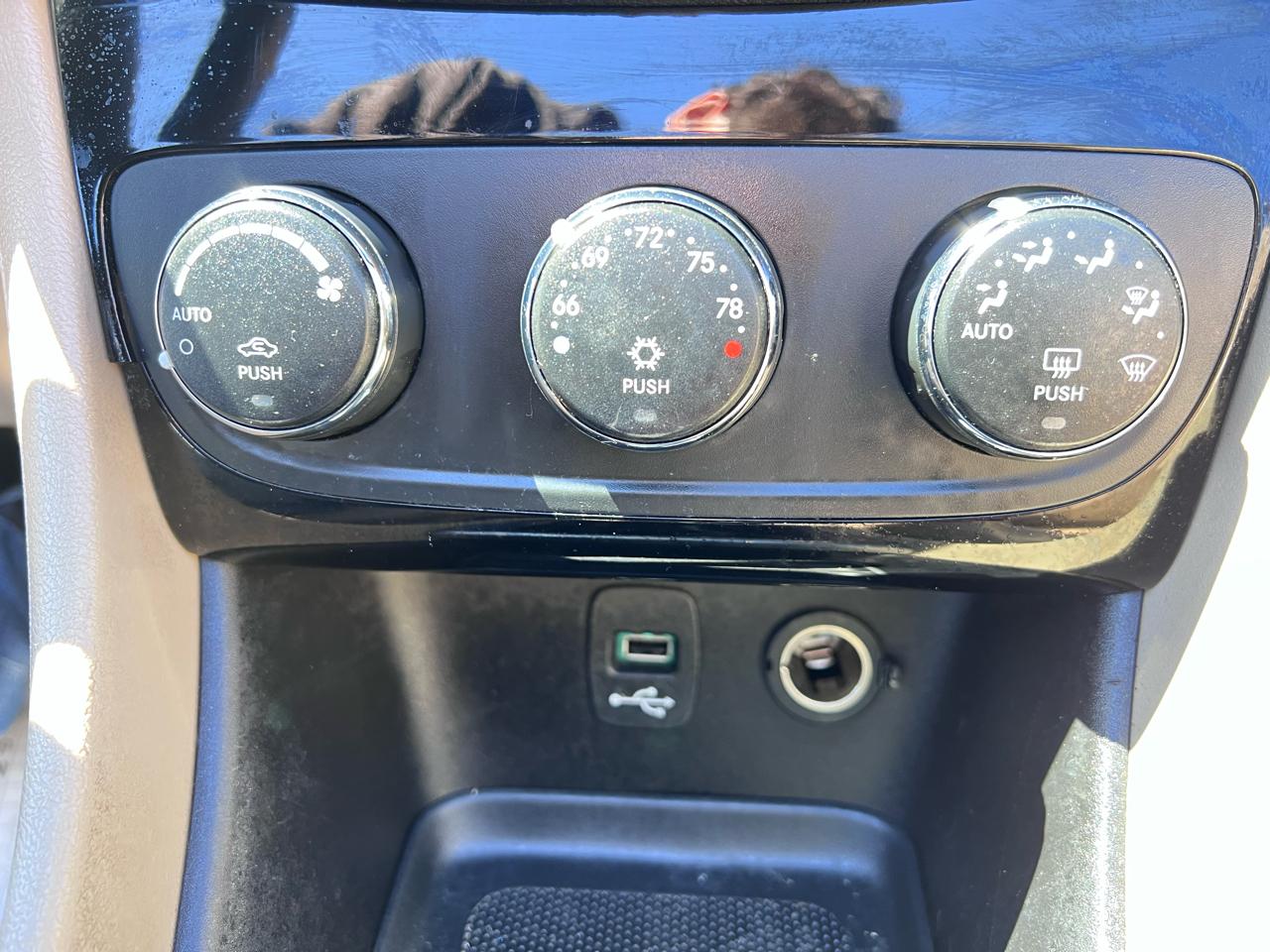Chrysler 200 Limited Convertible 2011