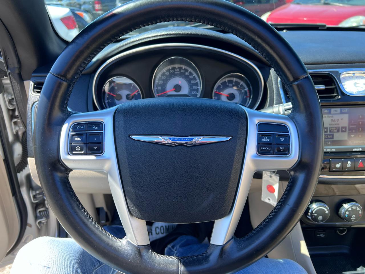 Chrysler 200 Limited Convertible 2011