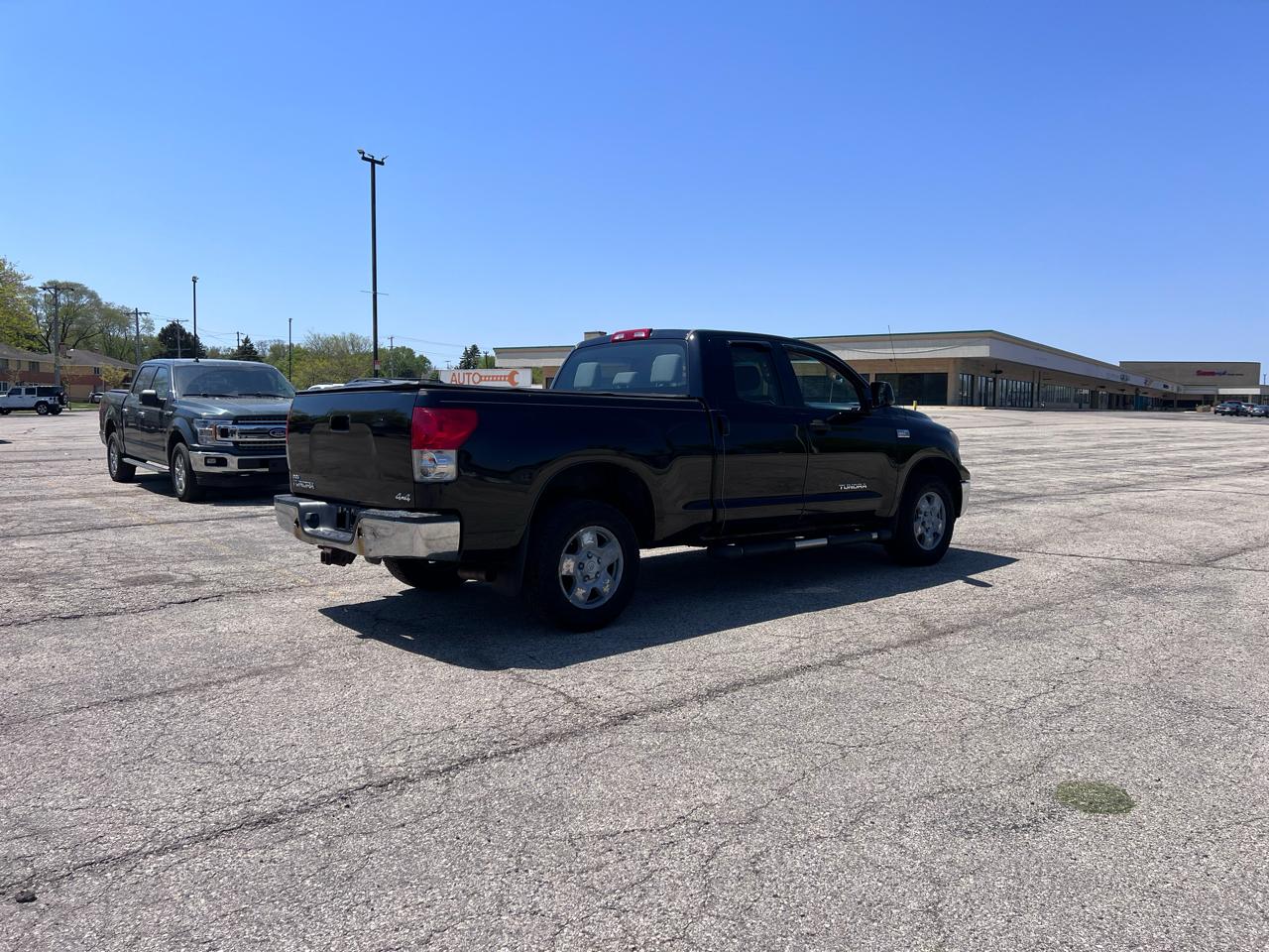 Toyota Tundra SR5 Double Cab 5.7L 4WD 2008