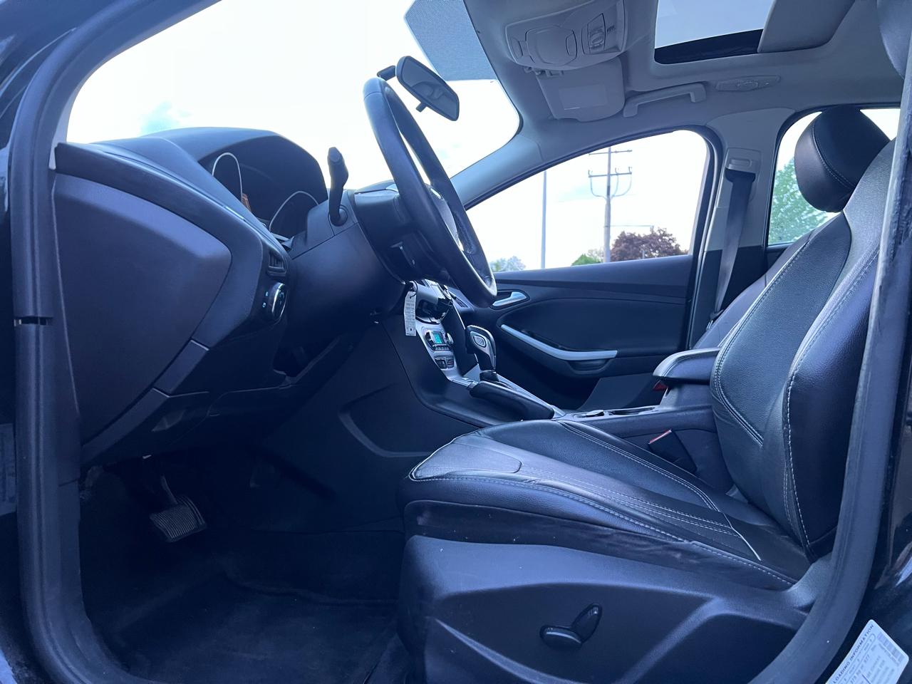 Ford Focus SE Sedan 2014