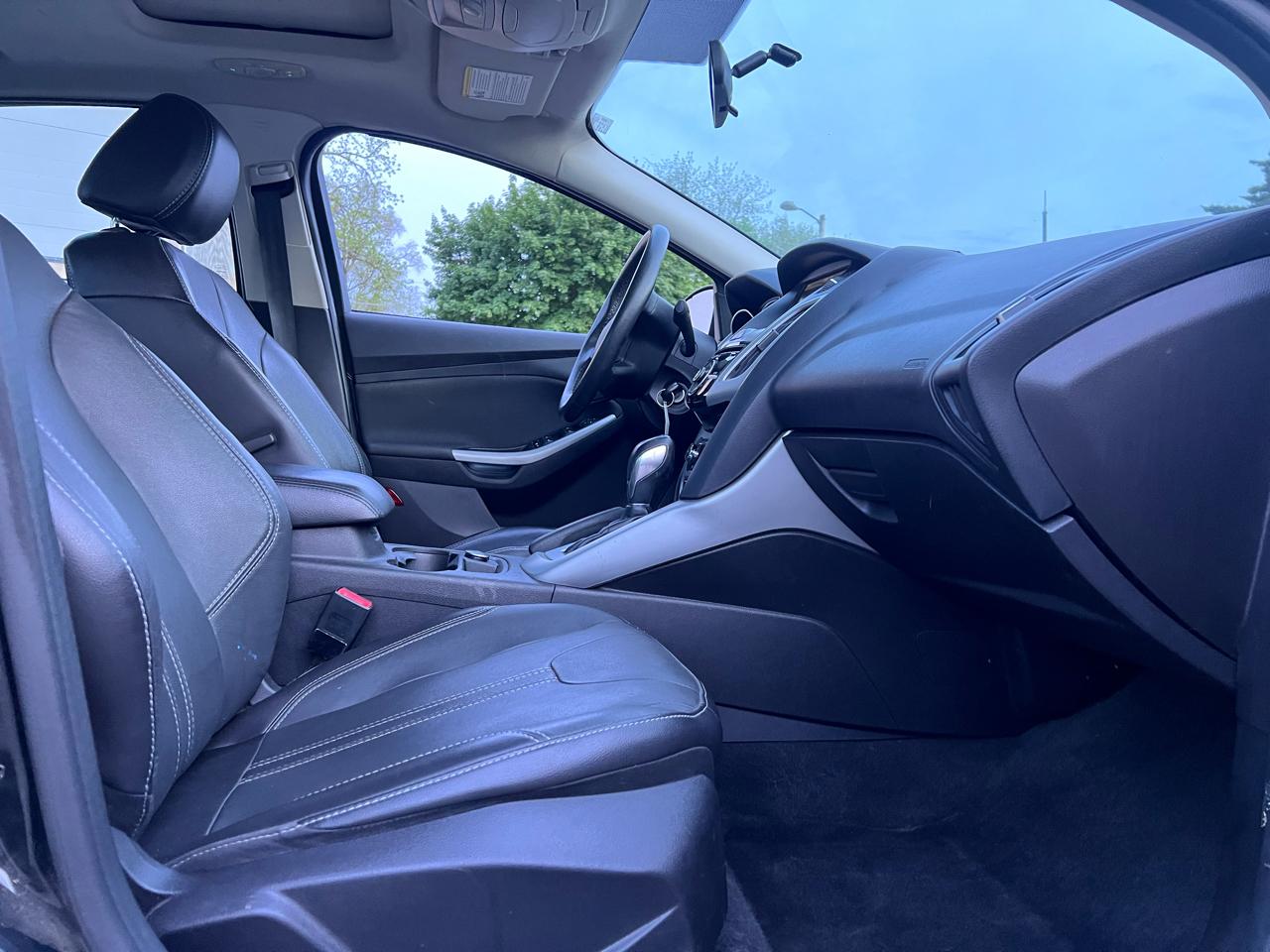 Ford Focus SE Sedan 2014