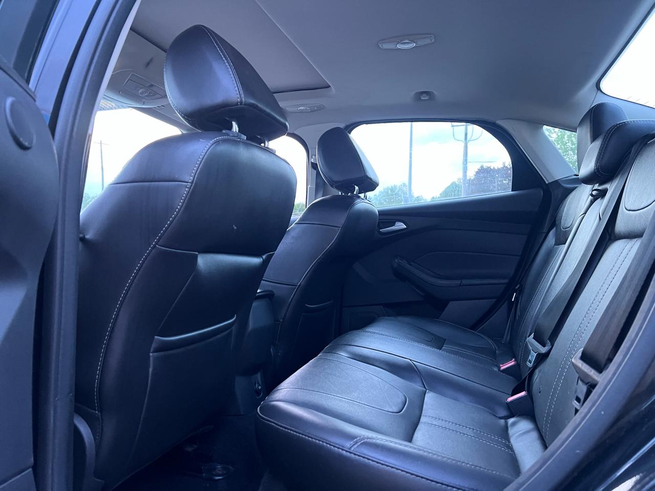 Ford Focus SE Sedan 2014